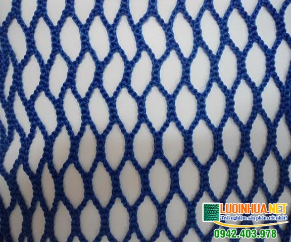 Sử dụng lưới chống rơi là việc rất cần thiết khi xây nhà cao tầng