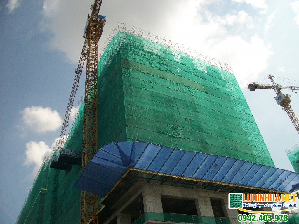 Giao 800m2 lưới chống bụi trong xây dựng cho chị Tú